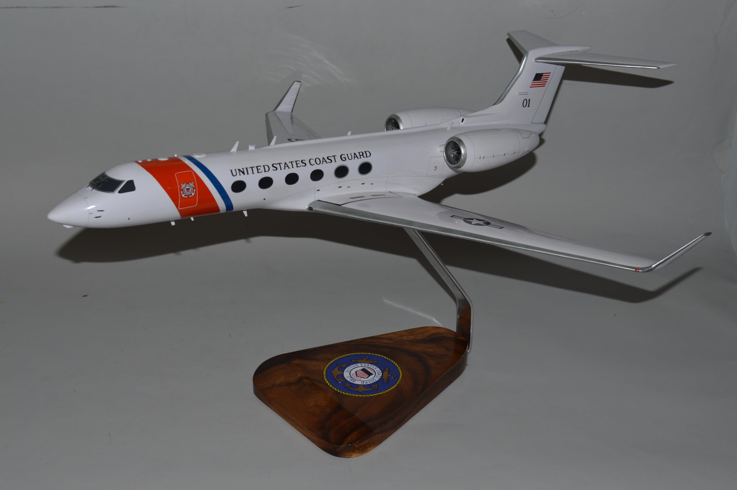 Amazon.com: C-37 Gulfstream V Coast Guard USCG Desktop Display